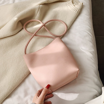 Γυναικεία τσάντα οικολογική δερμάτινη κλασικό μοντέλο με μακριά λαβή