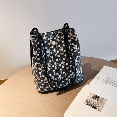 Ikdienas sieviešu soma ar izšuvumu - vairāki modeļi