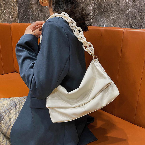 Γυναικεία τσάντα με αλυσίδα σε τέσσερα χρώματα