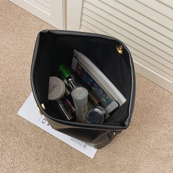 Γυναικεία τσάντα με αλυσίδα σε τέσσερα χρώματα