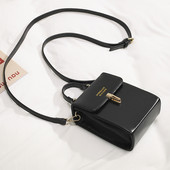 Geanta de dama din piele cu inchidere metalica si doua manere