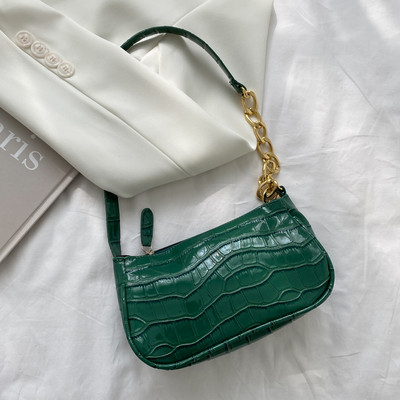 Γυναικεία έκο δερμάτινη τσάντα με μεταλλική αλυσίδα