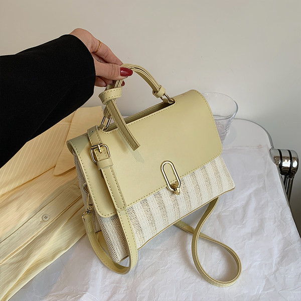 Ikdienas sieviešu soma no eko ādas ar metāla sprādzi