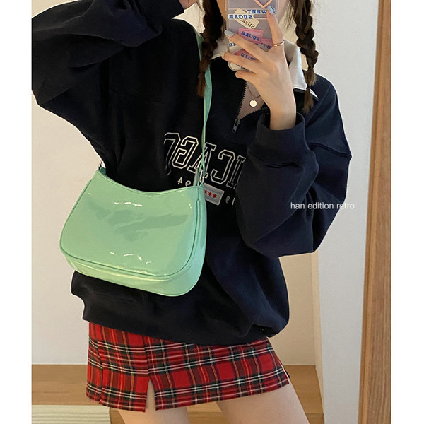 Geantă de umăr de damă modernă din piele lăcuită