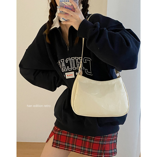 Geantă de umăr de damă modernă din piele lăcuită