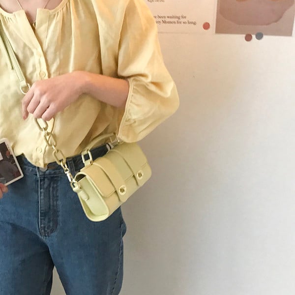 Jauna modeļa sieviešu soma ar metāla aizdari