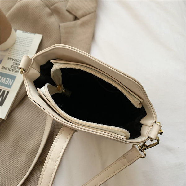 Geanta de dama actuala din piele ecologica cu doua manere