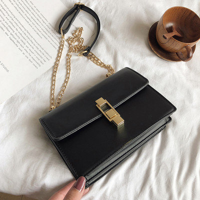 Geanta de dama cu inchidere metalica din imitatie de piele