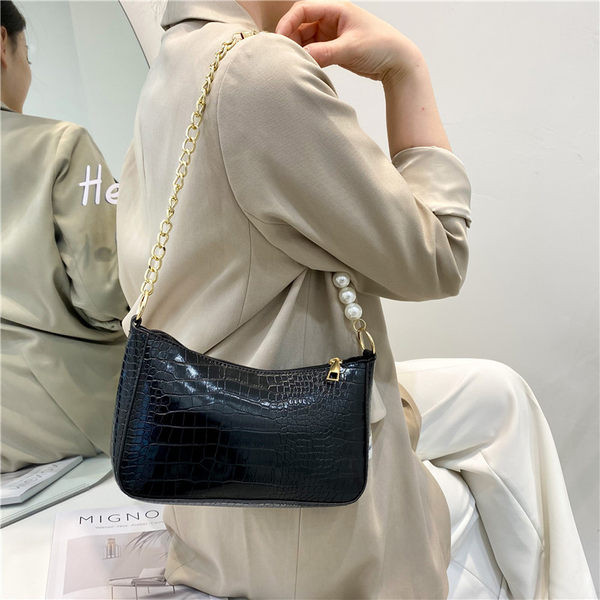 Γυναικεία έκο δερμάτινη τσάντα με μεταλλική αλυσίδα και πέρλες