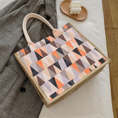 Γυναικεία πολύχρωμη τσάντα με λαβές σε τρία χρώματα