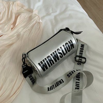 Γυναικεία καθημερινή τσάντα με επιγραφές και ρυθμιζόμενη λαβή