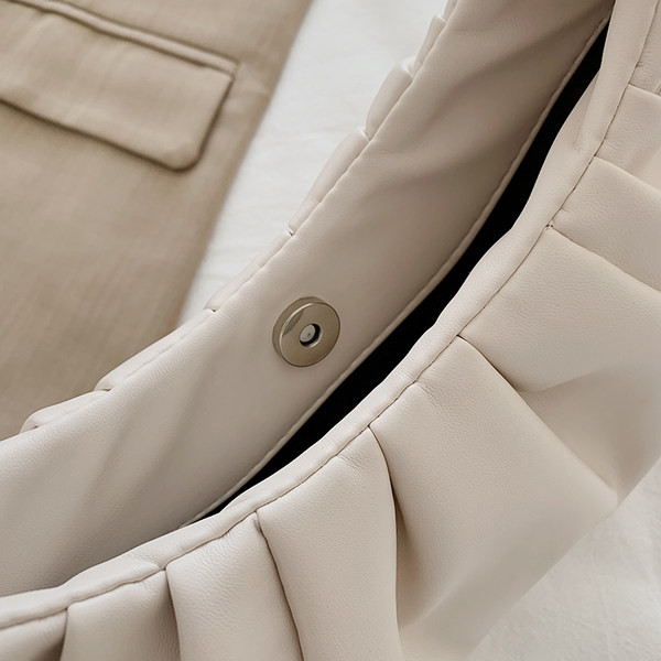 Geanta de dama eleganta din imitatie de piele - model simplu