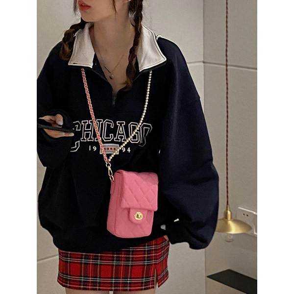 Ikdienas sieviešu soma ar metāla aizdari - pār plecu