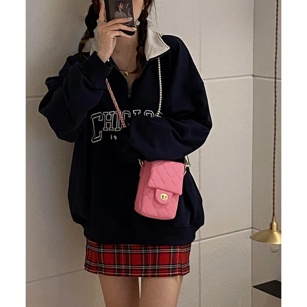 Ikdienas sieviešu soma ar metāla aizdari - pār plecu