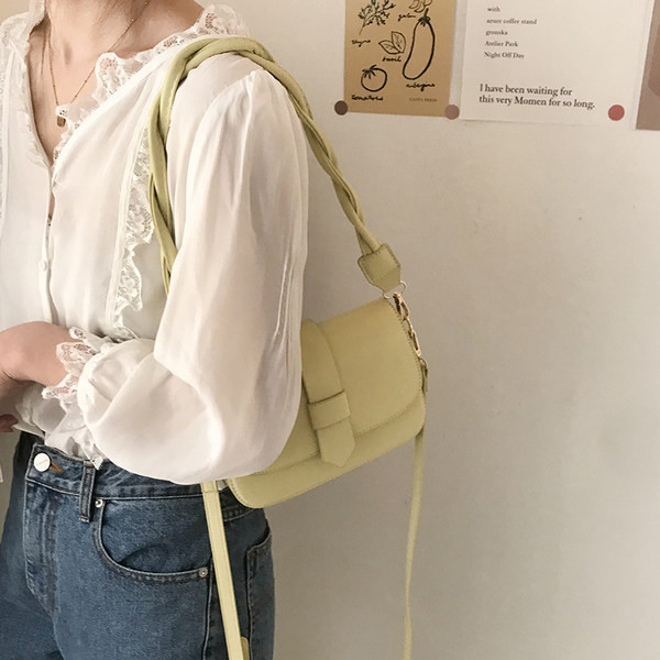 Sieviešu mazā soma ar diviem rokturiem no eko ādas - vairākās krāsās