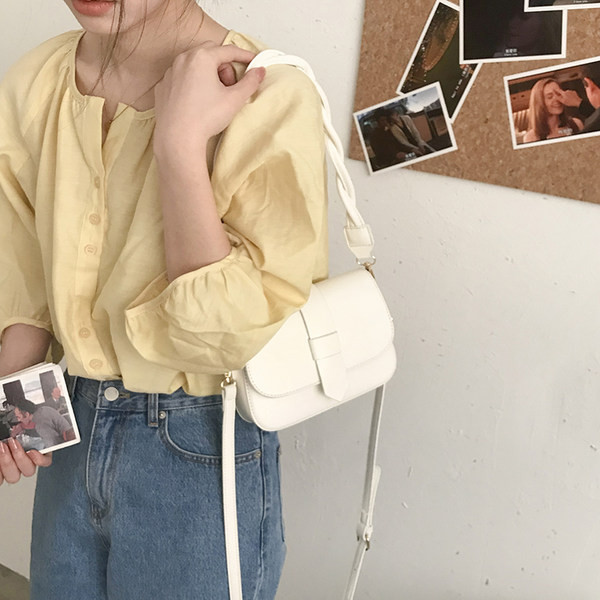 Sieviešu mazā soma ar diviem rokturiem no eko ādas - vairākās krāsās