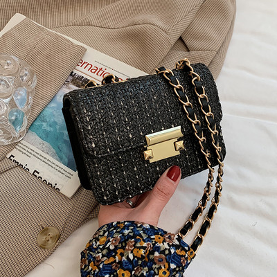 Moderna sieviešu soma no eko ādas ar metāla elementiem - divi izmēri