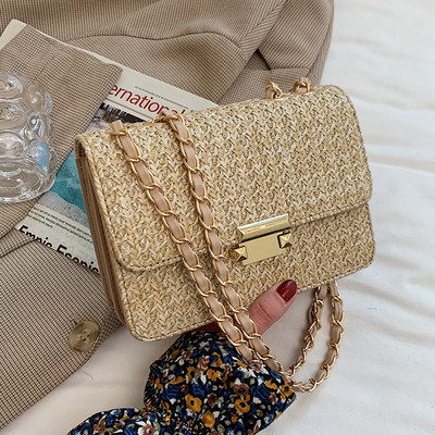 Moderna sieviešu soma no eko ādas ar metāla elementiem - divi izmēri