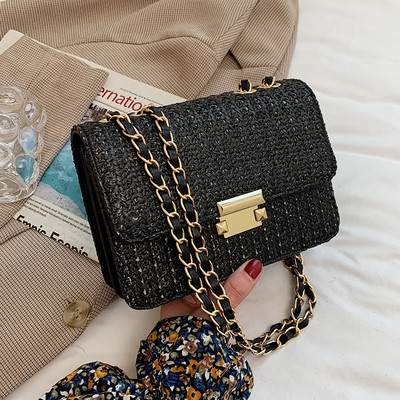 Moderna sieviešu soma no eko ādas ar metāla elementiem - divi izmēri