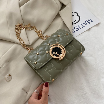 Geanta de dama din piele cu lant si elemente metalice