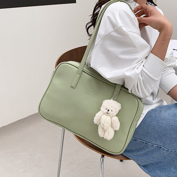 Γυναικεία καθημερινή τσάντα με φερμουάρ κλασικό μοντέλο