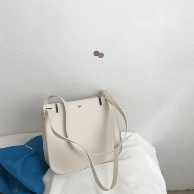 Jauna modeļa sieviešu soma ar diviem plecu rokturiem