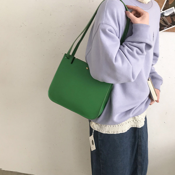 Jauna modeļa sieviešu soma ar diviem plecu rokturiem