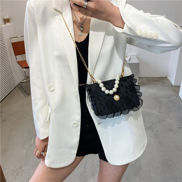 Geanta dama din dantela cu maner metalic si perle