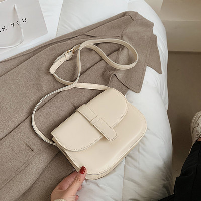 Γυναικεία τετράγωνη τσάντα από οικολογικό δέρμα