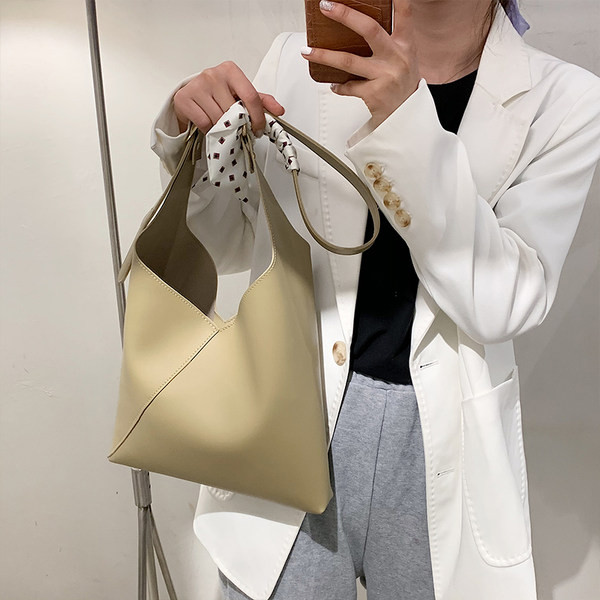 Liela sieviešu somas tipa soma no eko ādas