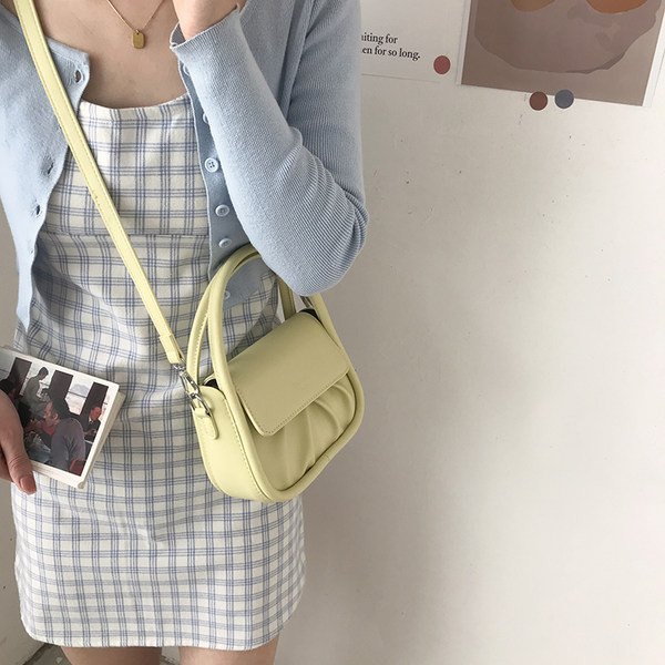 Μικρή γυναικεία έκο δερμάτινι τσάντα με κοντή  και μακρύ λαβή