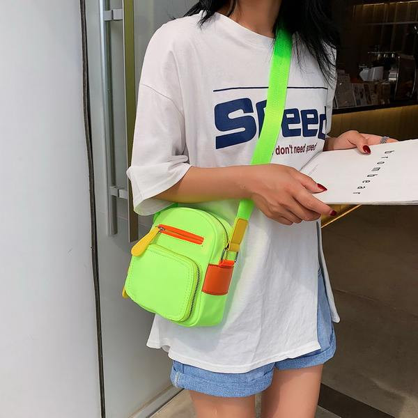 Sieviešu ikdienas soma ar rāvējslēdzēju un regulējamu rokturi