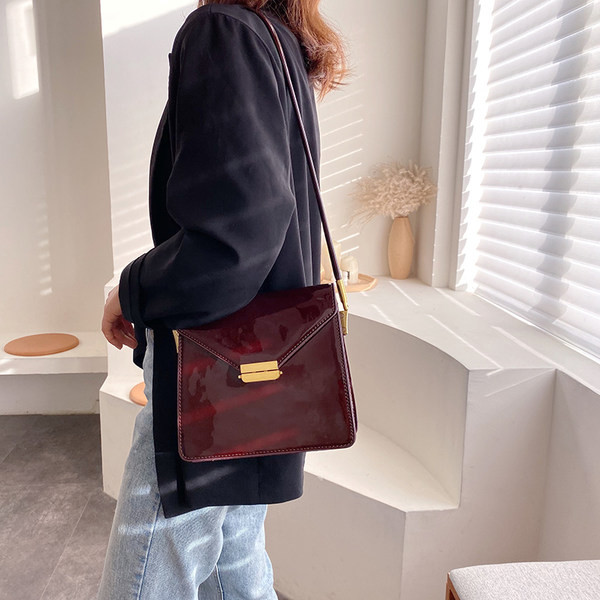 Γυναικεία έκο δερμάτινη τσάντα με μακριά λαβή