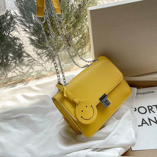 Geanta dama model simplu cu catarama argintie