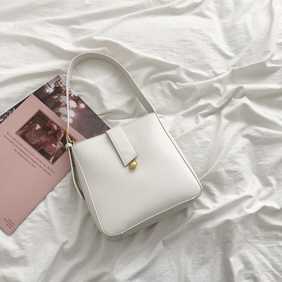 Geanta de mana din piele model nou cu catarama metalica pentru umar