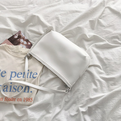 Casual γυναικεία τσάντα από οικολογικό δέρμα με ρυθμιζόμενη λαβή