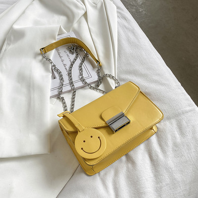 Σύγχρονη γυναικεία τσάντα από οικολογικό δέρμα με ασημένια αγκράφα και λαβή