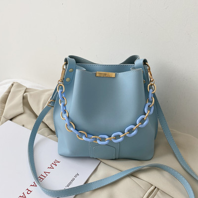 Geanta de dama din piele cu lant in patru culori