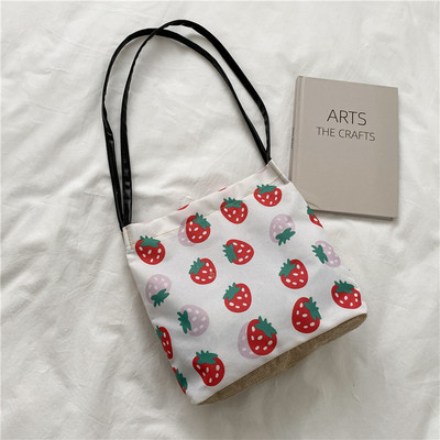 Γυναικεία τσάντα με χρωματιστό απλικέ 