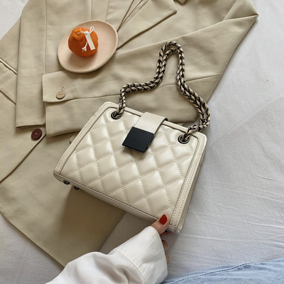 Γυναικεία έκο δερμάτινη τσάντα με ανάγλυφο δέρμα και αλυσίδα