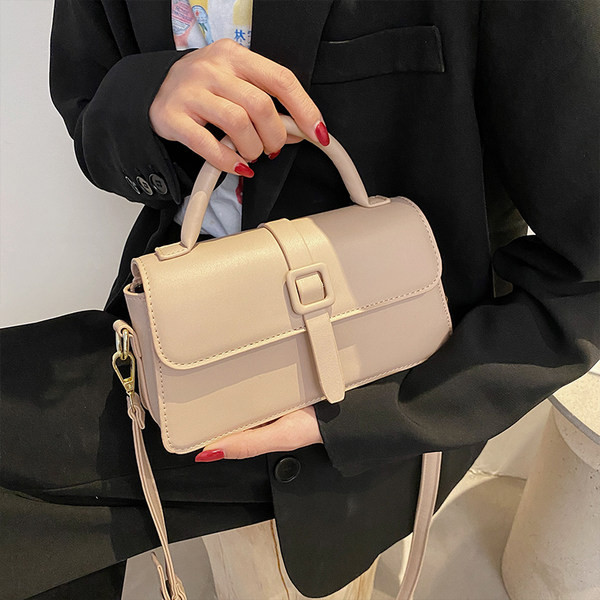 Γυναικεία ορθογώνια τσάντα με δύο λαβές