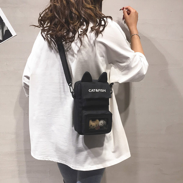 Γυναικεία τσάντα casual με στοιχεία 3D και μακριά λαβή