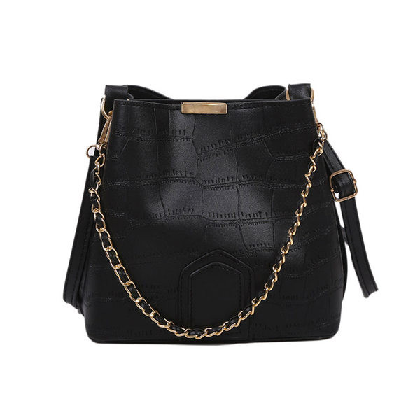 Geanta de dama din piele cu lant metalic in mai multe culori