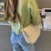 Casual γυναικεία τσάντα από δέρμα faux με ρυθμιζόμενη λαβή