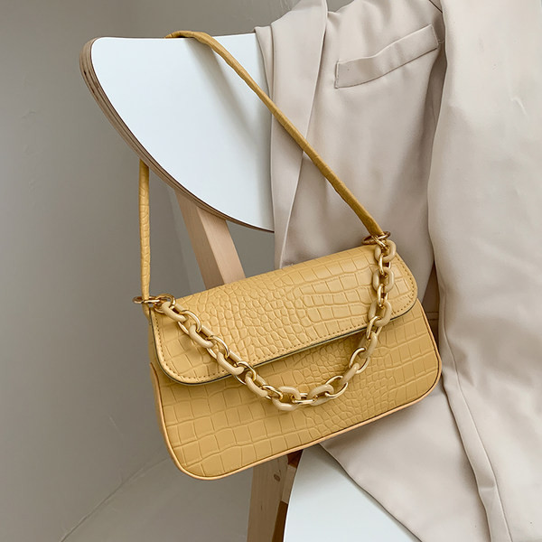 Sieviešu stepēta soma ar ķēdīti vairākās krāsās