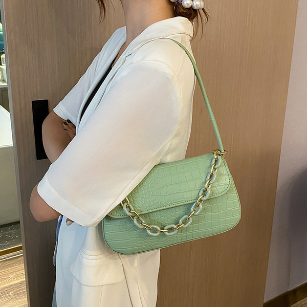 Sieviešu stepēta soma ar ķēdīti vairākās krāsās