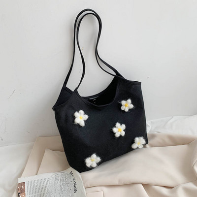 Geanta de dama din stofa cu decor 3D