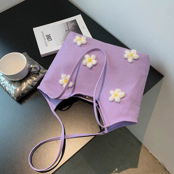 Geanta de dama din stofa cu decor 3D