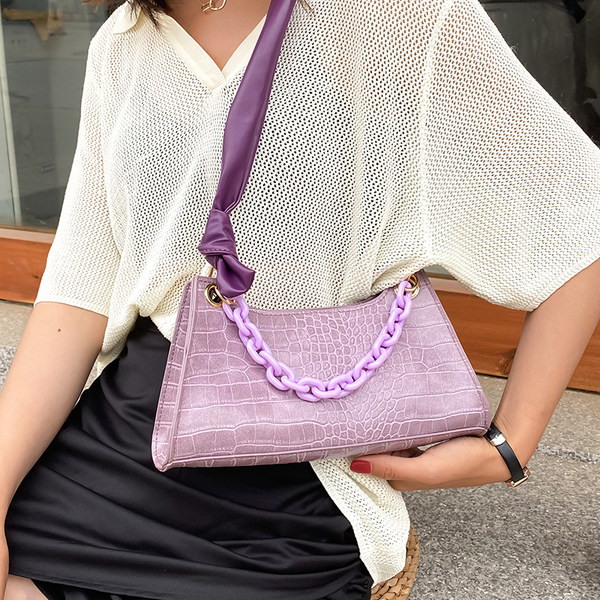 Jauna modeļa sieviešu soma no mākslīgās ādas ķēdītē