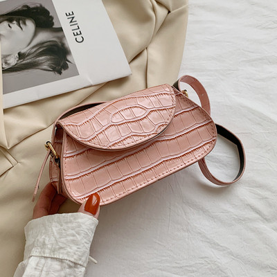 Moderna sieviešu ādas soma ar garu regulējamu rokturi